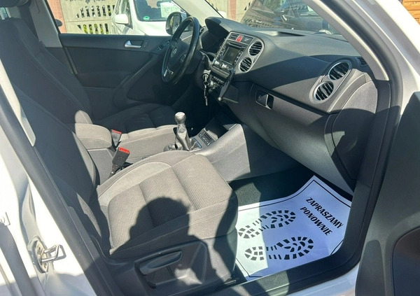 Volkswagen Tiguan cena 38800 przebieg: 223000, rok produkcji 2011 z Brzozów małe 562
